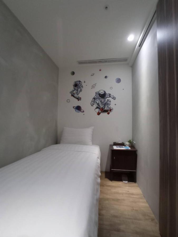 Meworld Hotel - Daan Đài Bắc Ngoại thất bức ảnh